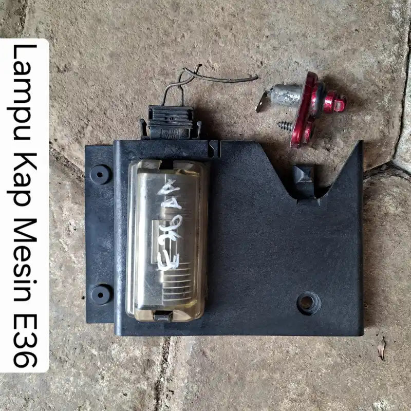 Lampu Kap Mesin E36